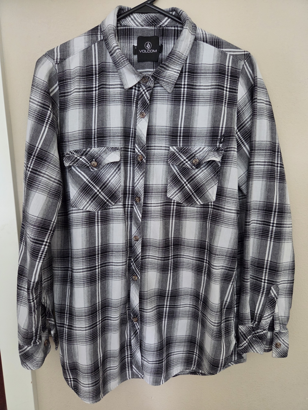 Volcom Black & White Plaid Button-Up Flannel